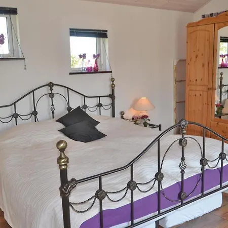 Beautiful In Tarm With Kitchen Fjerbaek